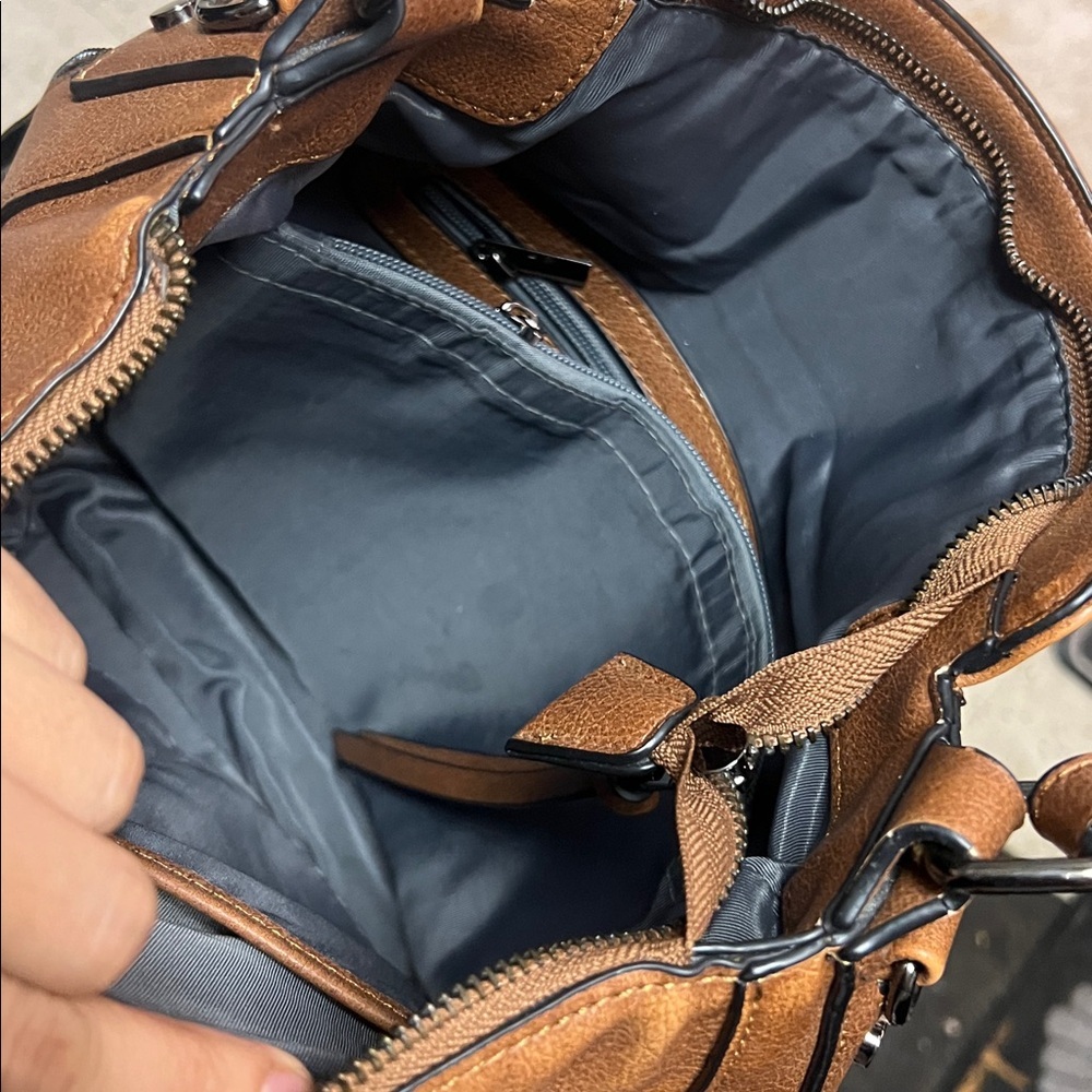 Chic Tan Leather Hobo Bag - Picture 7 of 9